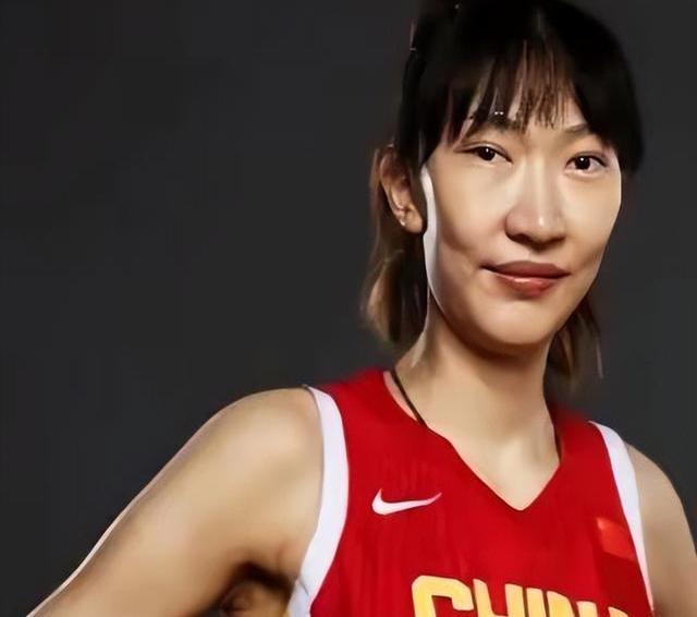 山东女篮更新日常训练视频：热爱永不褪色，未来必定可期(山东女篮李缘打球视频)