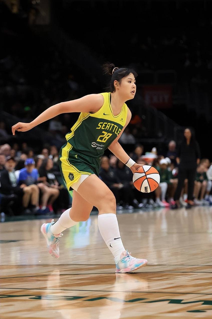 包含WNBA-李月汝10分8板飞翼末节逆转王牌未果的词条